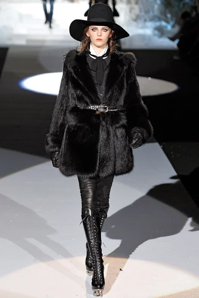 Look 18